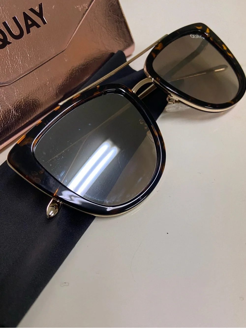 Quay Australia French Kiss Cat Eye Tortoise/Gold - Rare Style With Case